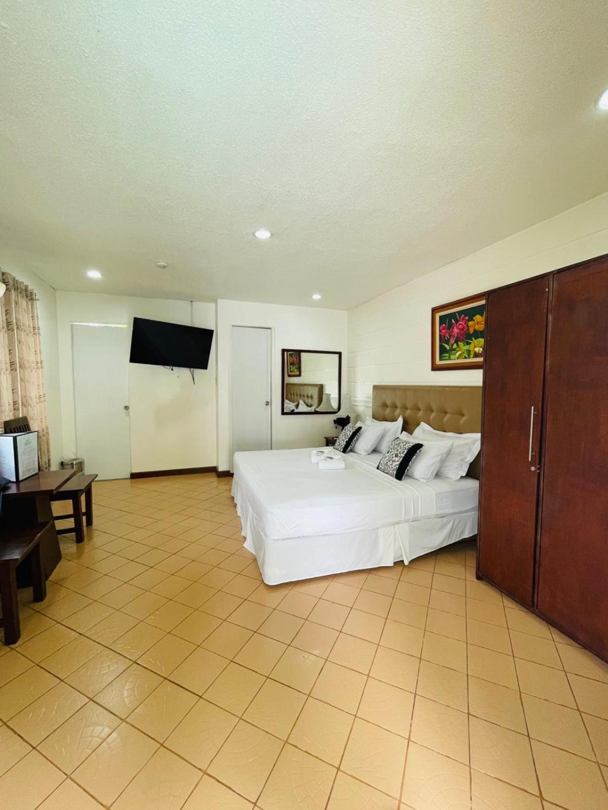 Loreland Farm Resort Antipolo Extérieur photo